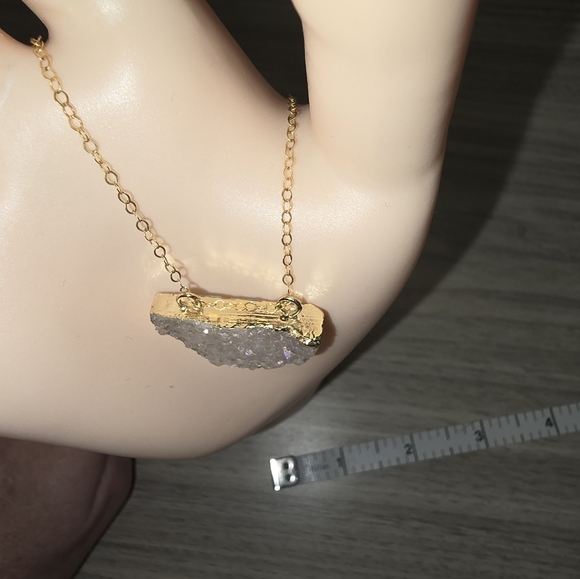 White druzy quartz necklace - Picture 15 of 16